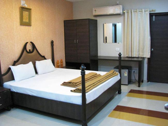Aum Health Resort Vadodara Exterior photo